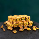 Asieh Gebäck mit Pistazienfüllung, in mehreren Stücken präsentiert