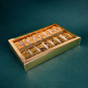 Asieh Gebäck mit Pistazienfüllung, in der Verpackung präsentiert