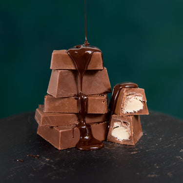 Souriana Schokolade in kräftiger Form, detailreich dargestellt